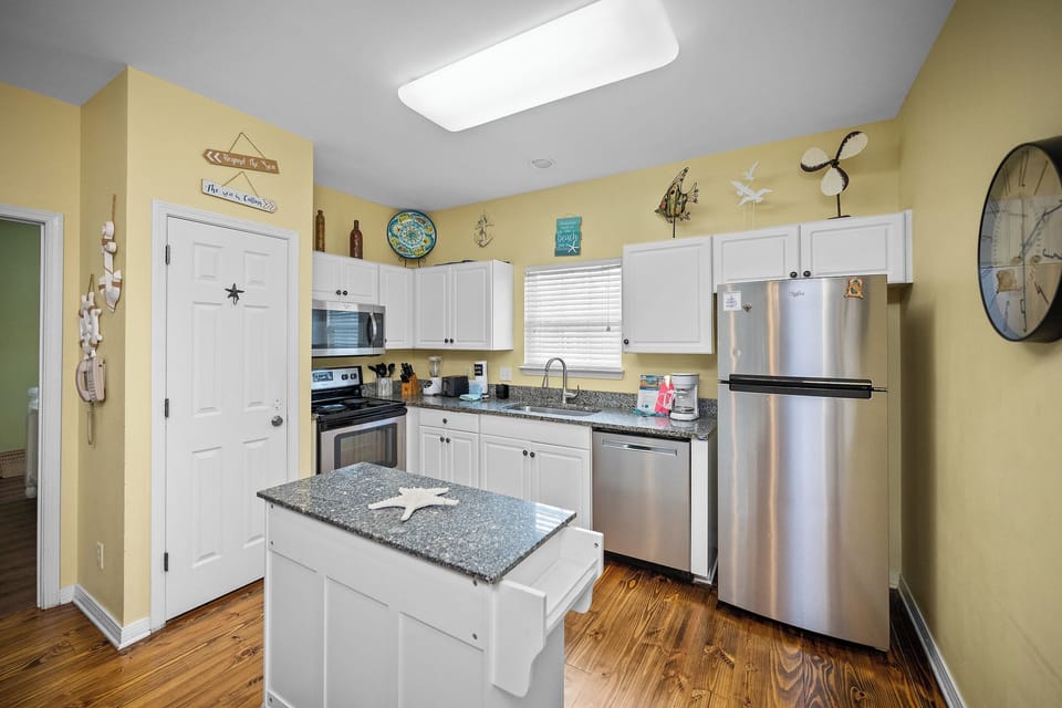 Full kitchen