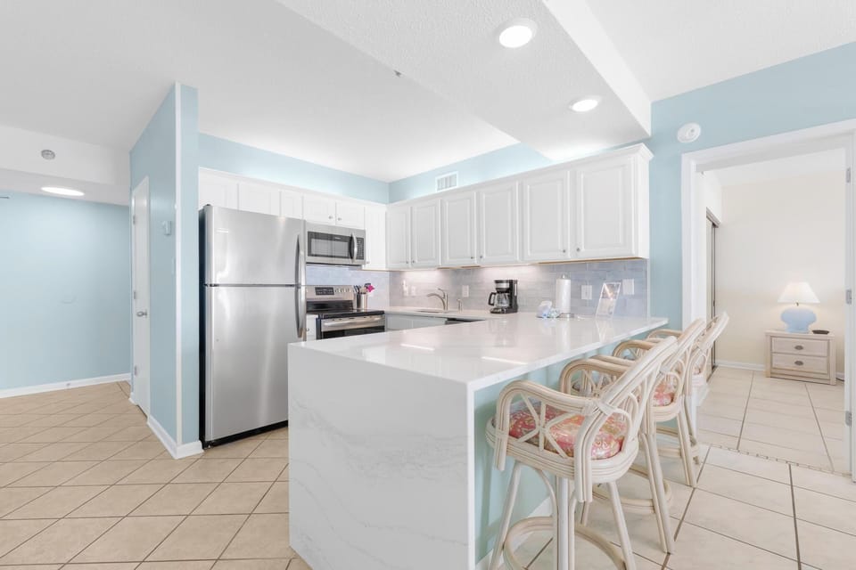 Full kitchen