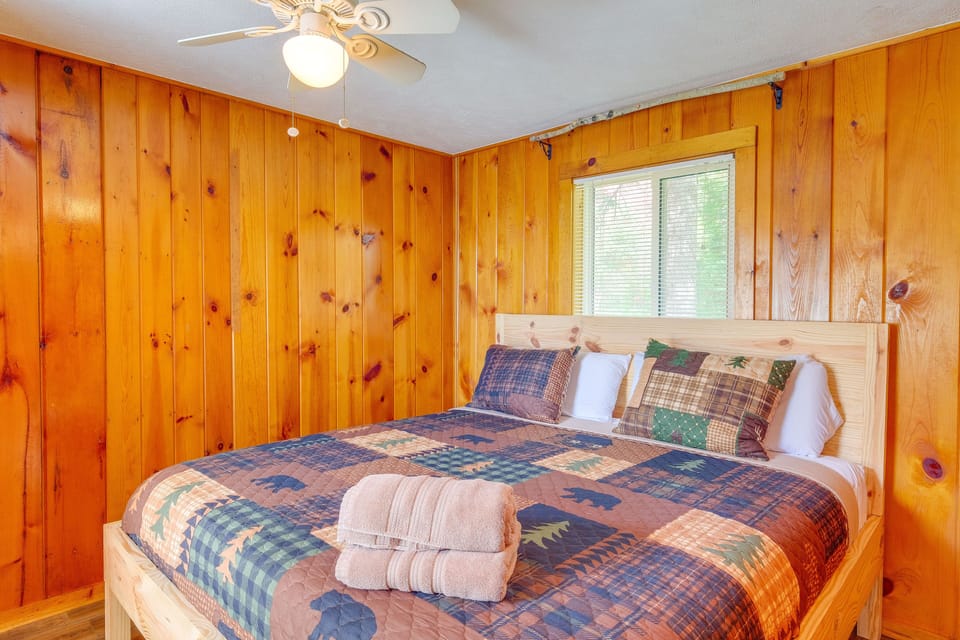 Bedroom 1 | King Bed | Linens Provided