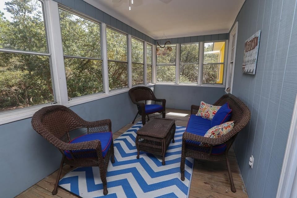 Screened Porch 2021