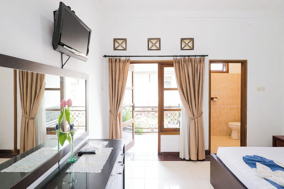 Superior Room, 1 Double Bed, Balcony | Desk, free WiFi, bed sheets