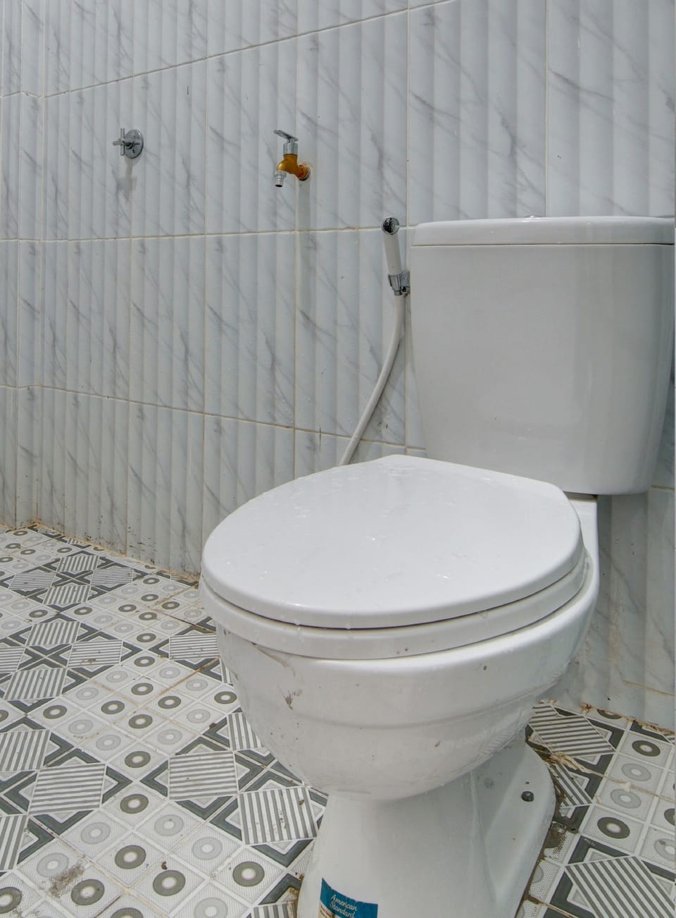 Standard Twin Room | Bathroom | Shower, towels