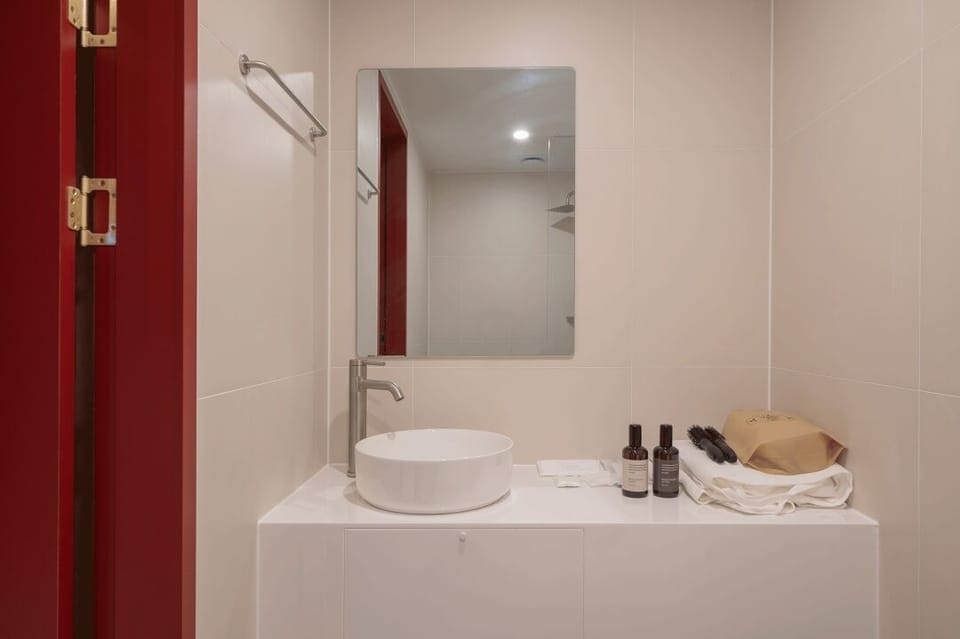 Museum | Bathroom | Shower, hair dryer, bathrobes, slippers