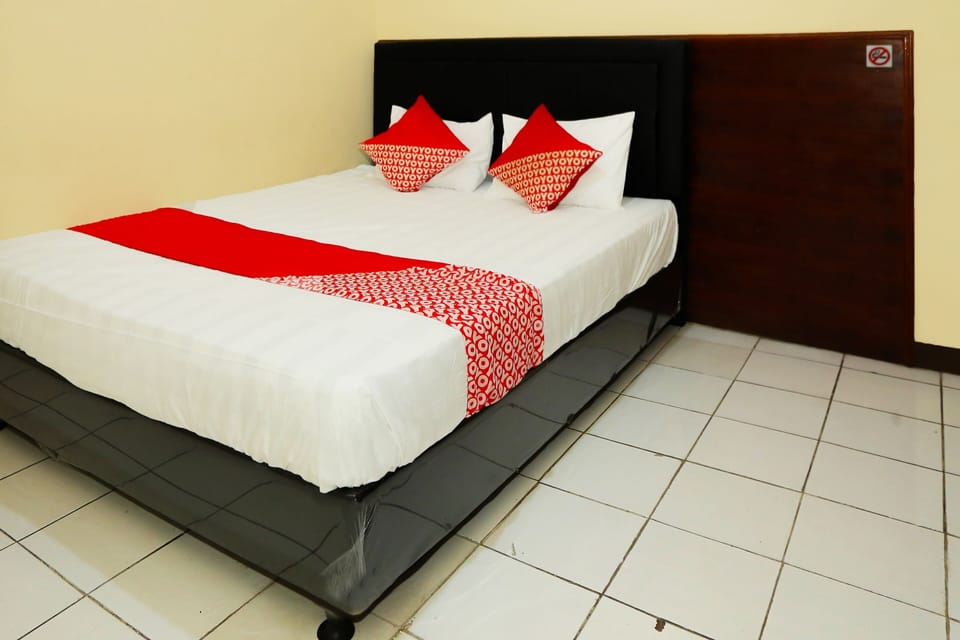 Deluxe Double Room | Laptop workspace, free WiFi, bed sheets