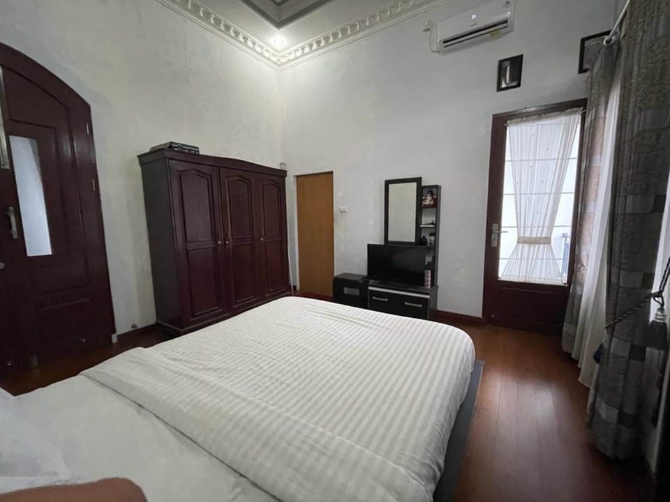 Deluxe Double Room | Laptop workspace, free WiFi, bed sheets