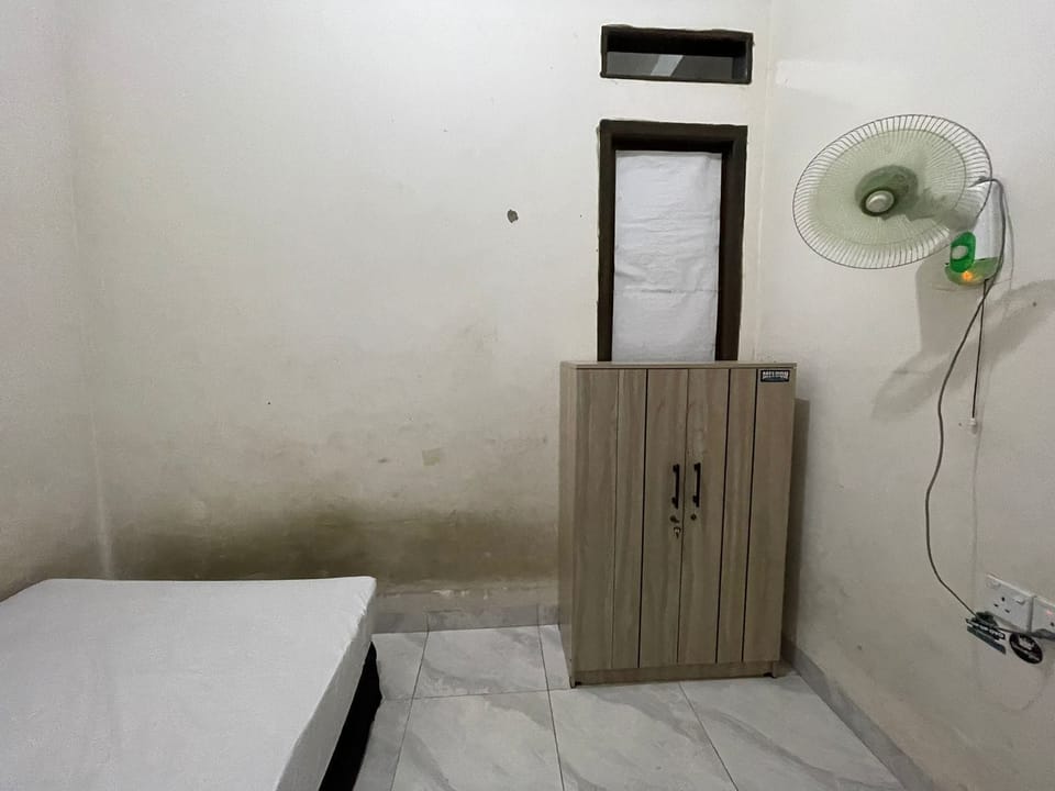 Double Room | Laptop workspace, free WiFi, bed sheets