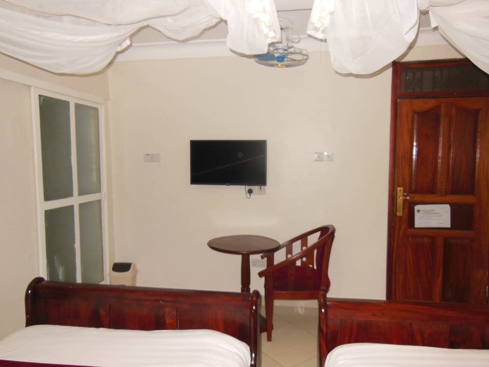 Family Twin Room | Premium bedding, free WiFi, bed sheets