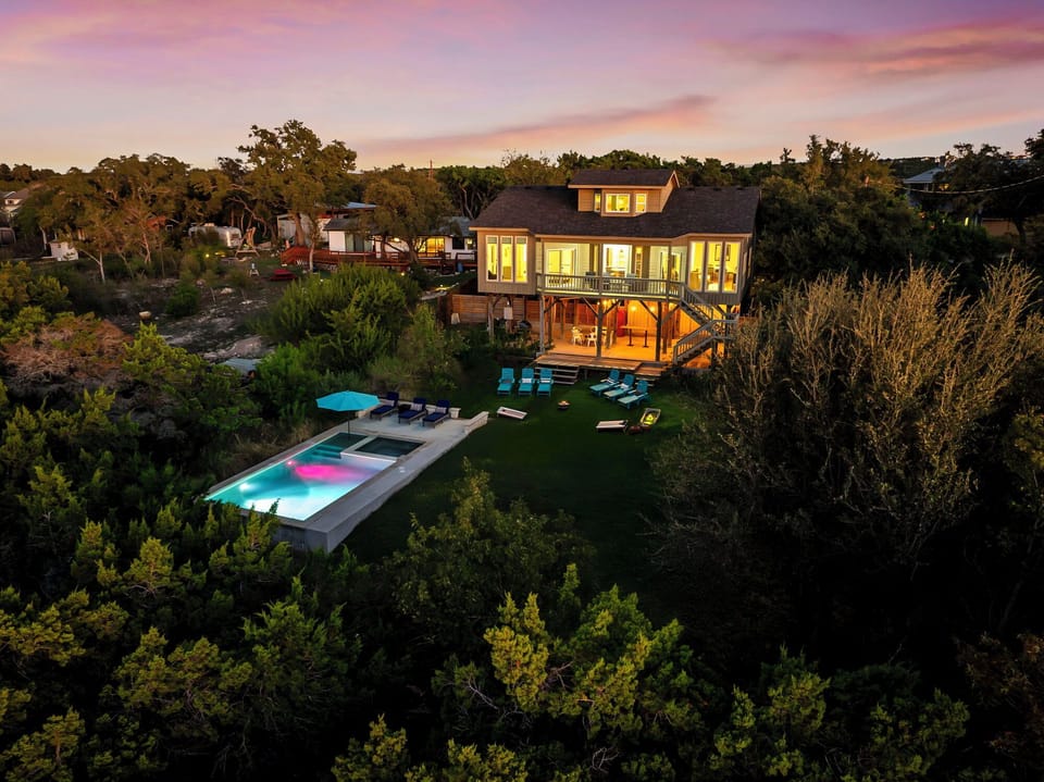 Full Acre in the Beautiful TX Hill Country w/ Pool, firepit & outdoor games