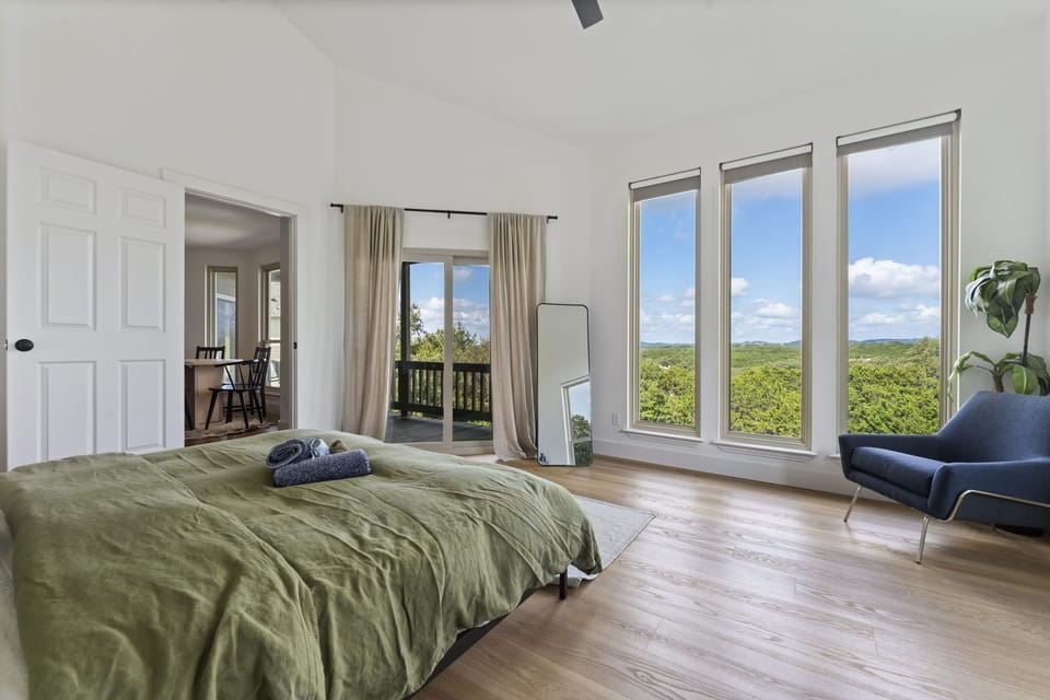 Sleep like royalty in our king-sized master suite, with a private balcony for your morning coffee and panoramic hill country views.
