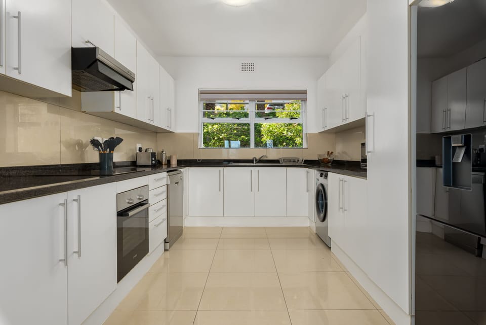 Comfort Apartment | Private kitchen | Fridge, microwave, oven, stovetop