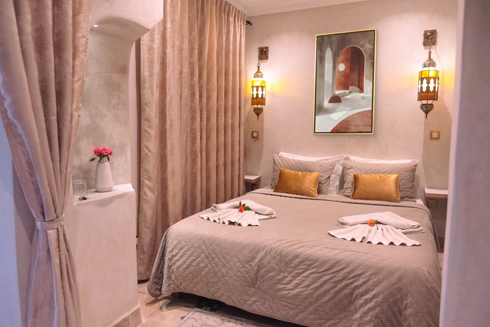 Standard Room | In-room safe, individually decorated, soundproofing, free WiFi