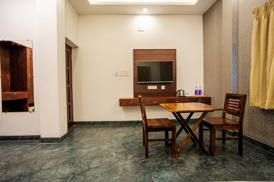 Luxury Villa | 5 bedrooms, desk, soundproofing, iron/ironing board