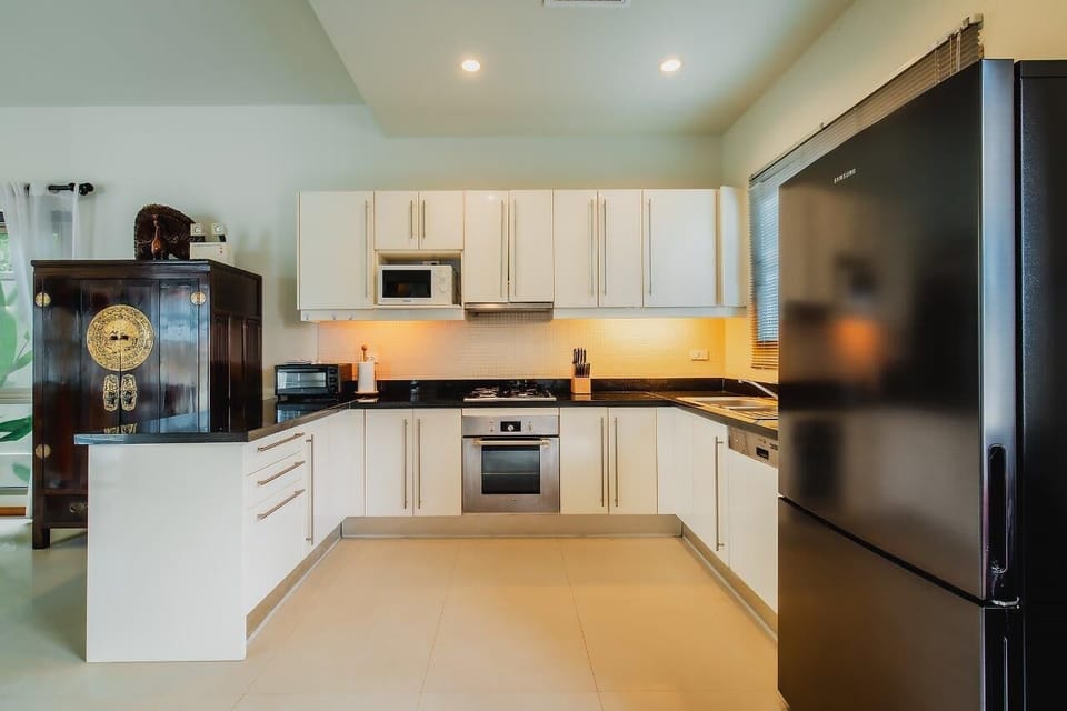 Ivory Pool Villa, Dreamy Villa With Sparkling Pool (2726)