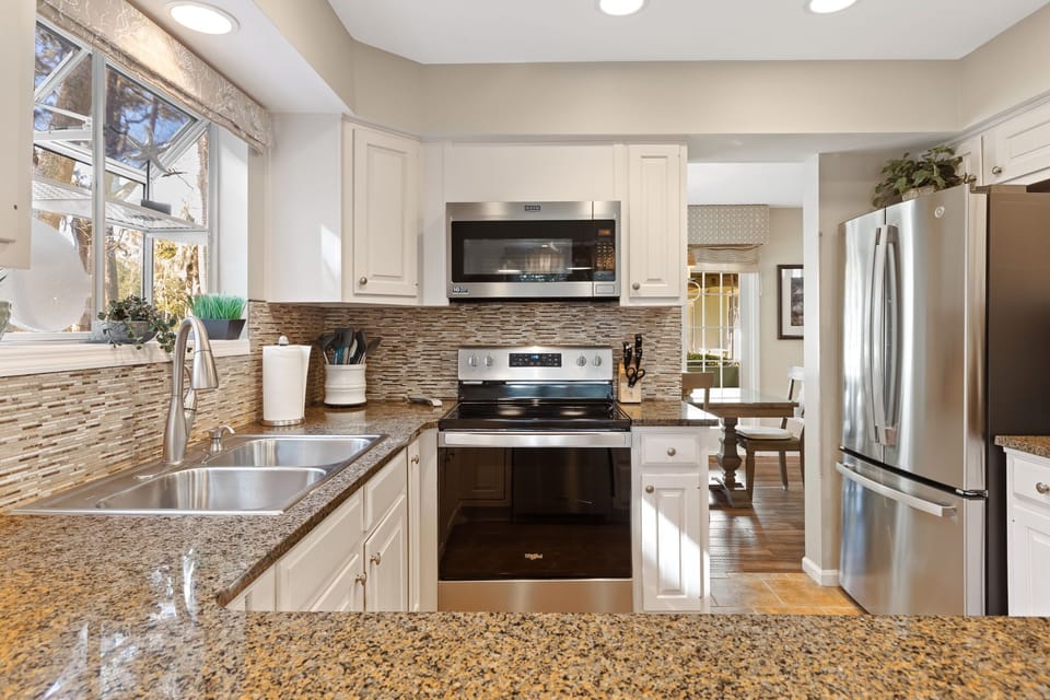 Full Kitchen