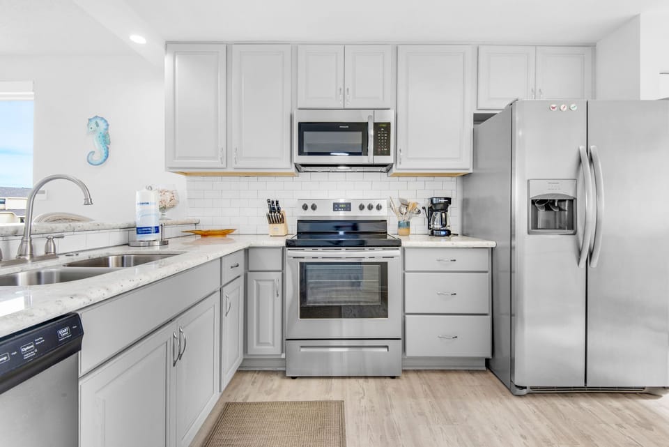 Full kitchen
