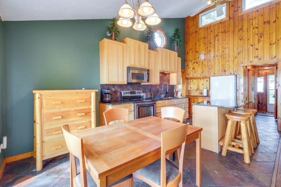 House (2 Bedrooms) | Interior