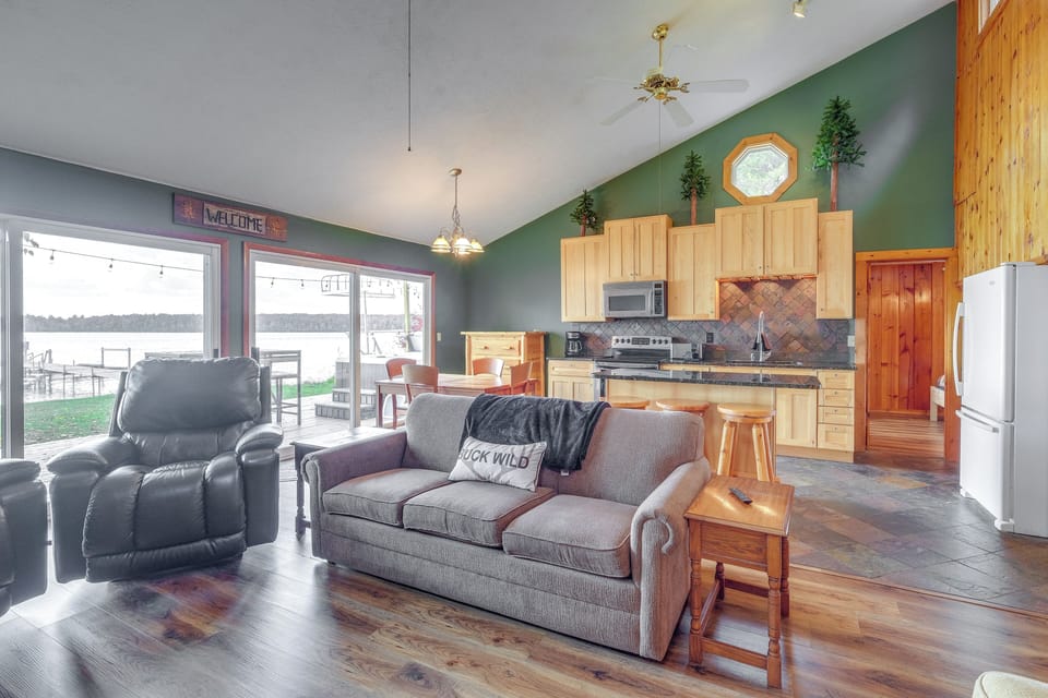 House (2 Bedrooms) | Interior