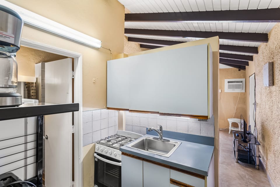 Condo, 1 Bedroom | Private kitchen | Fridge, oven, coffee/tea maker, toaster