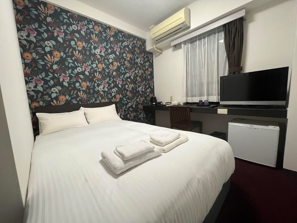 Standard Double Room | Iron/ironing board, free WiFi, bed sheets