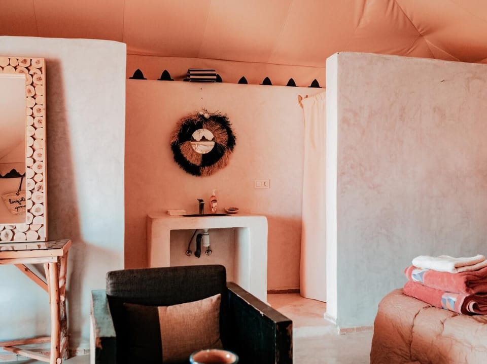 Comfort Tent, 1 King Bed, Patio, Mountain View | Bathroom | Shower, rainfall showerhead, towels