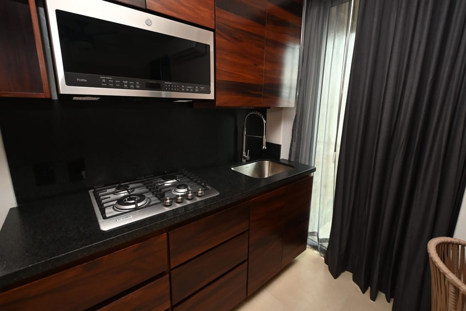Full compact kitchen