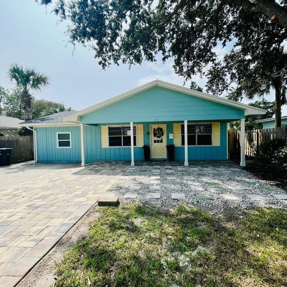 Front of 'La Marina'