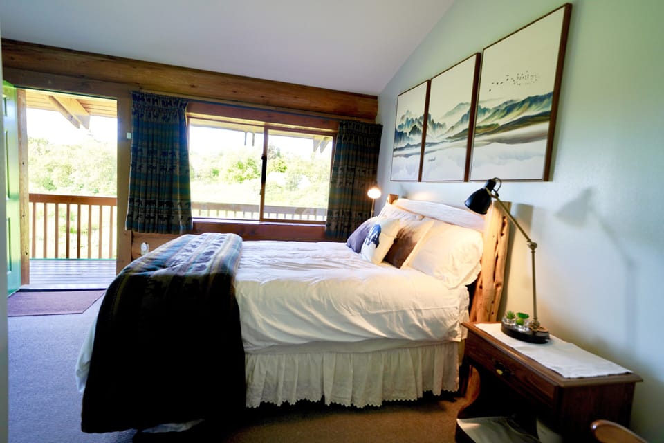 Romantic Room | Individually decorated, individually furnished, blackout drapes