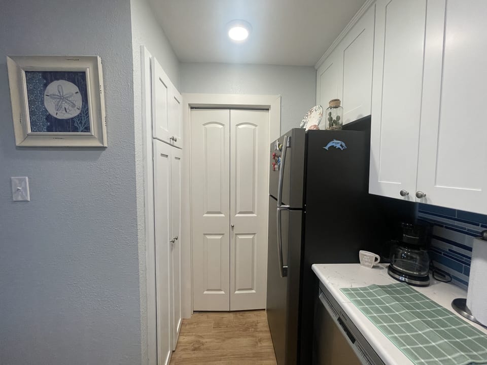 Kitchen & Laundry Room