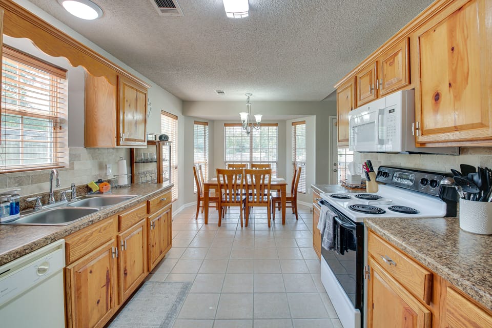 Kitchen | Central Heating & A/C | In-Unit Laundry | 8 Mi to Downtown