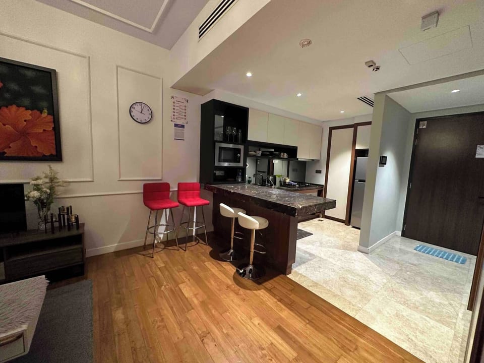 Condo, 1 Bedroom, Accessible, Balcony | Interior