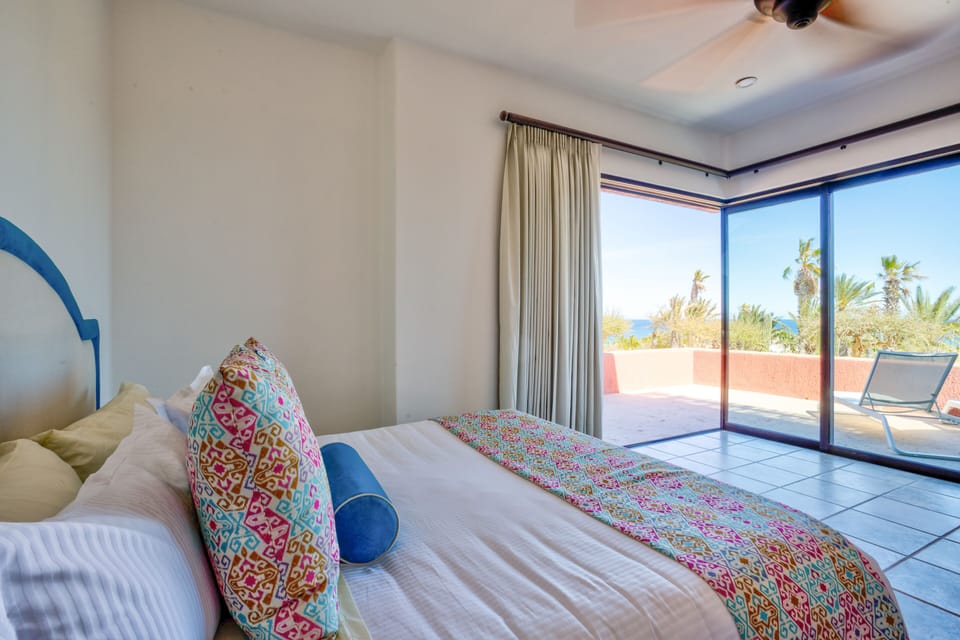 King-size bed with a view