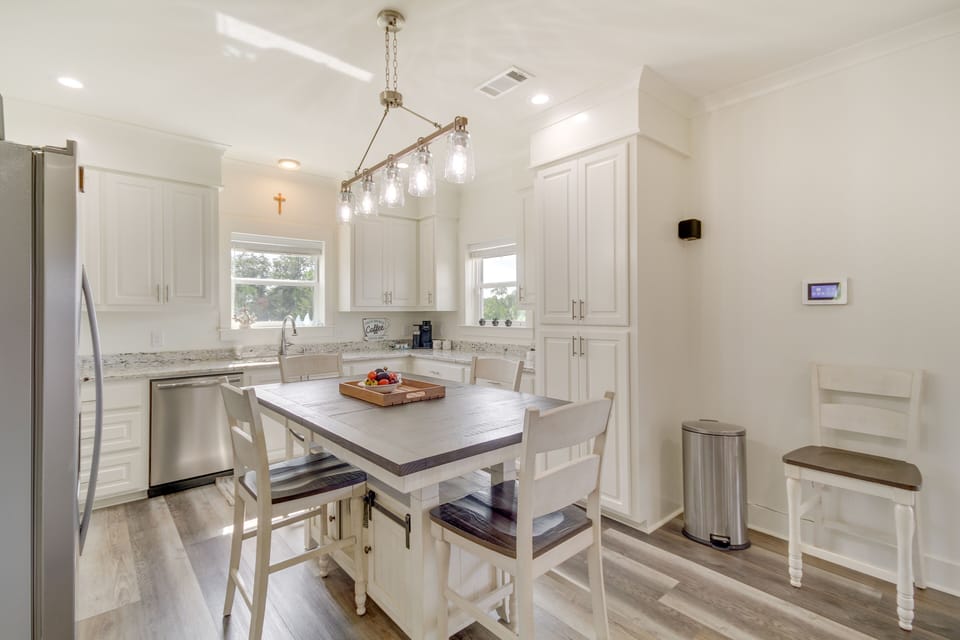 Kitchen & Dining Area | Equipped w/ Cooking Essentials | Dishware & Flatware