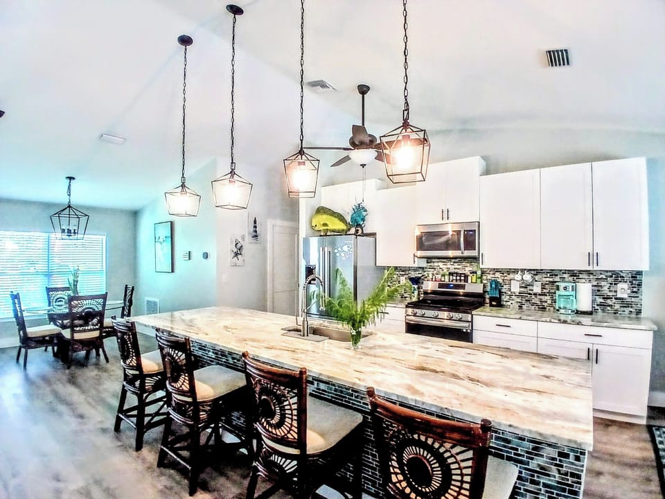 kitchen & dining area