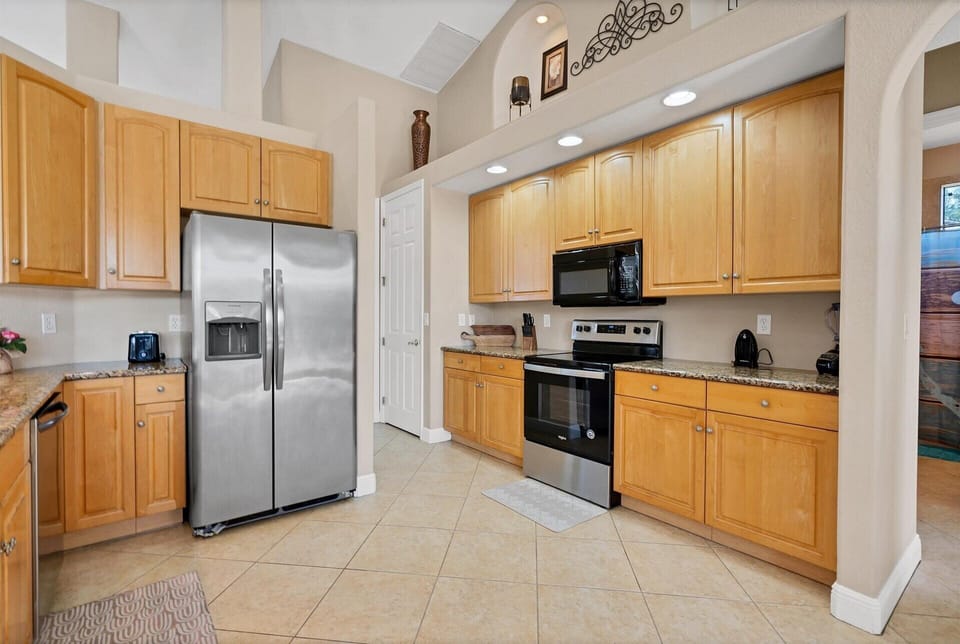 Fully-equipped kitchen