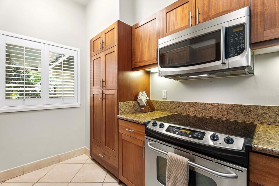 Fully Equipped Kitchen: Prepare your favorite meals with ease