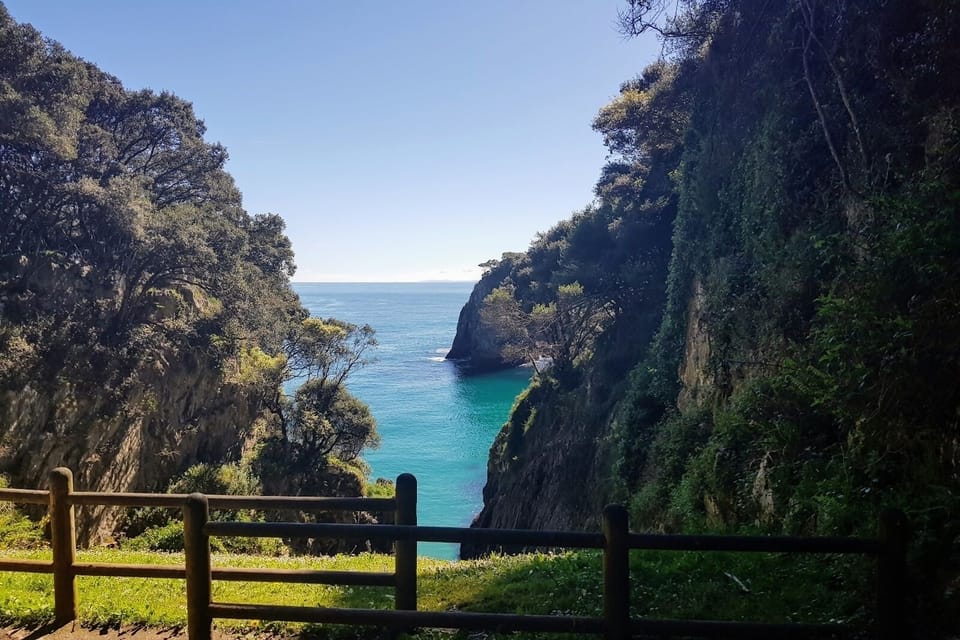 Nearby landmark,Natural landscape,Hiking