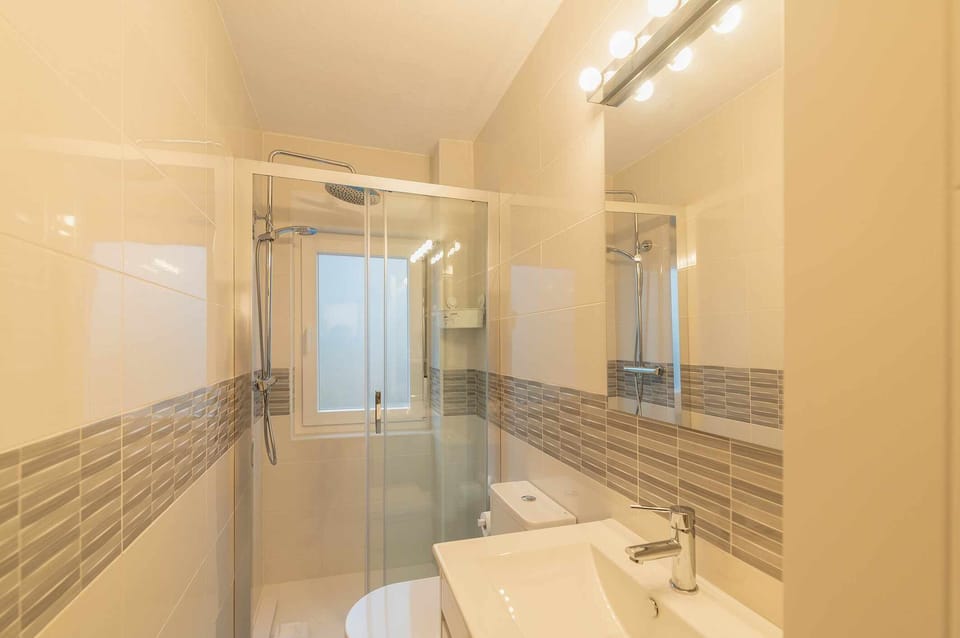 Bathroom,Bath