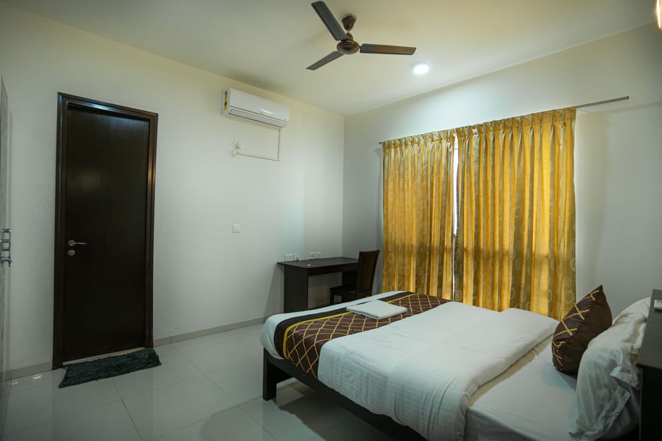 Deluxe Room | 1 bedroom, premium bedding, desk, free WiFi