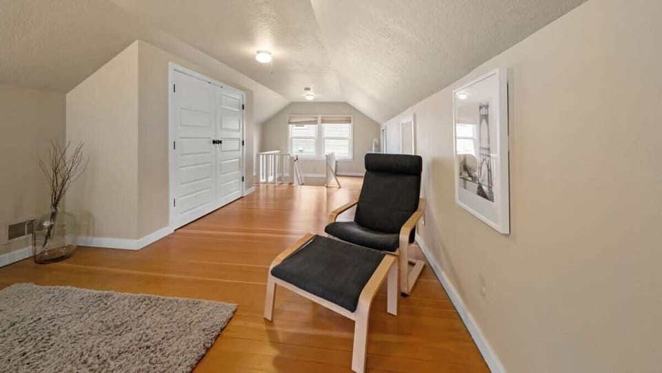 #StayInMyDistrict #BookDirect #Entire Home