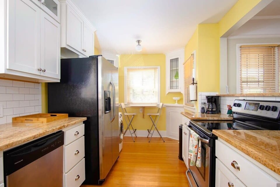 #StayInMyDistrict #BookDirect #Entire Home