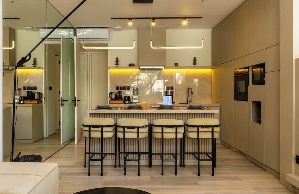 Deluxe Villa | Dining room