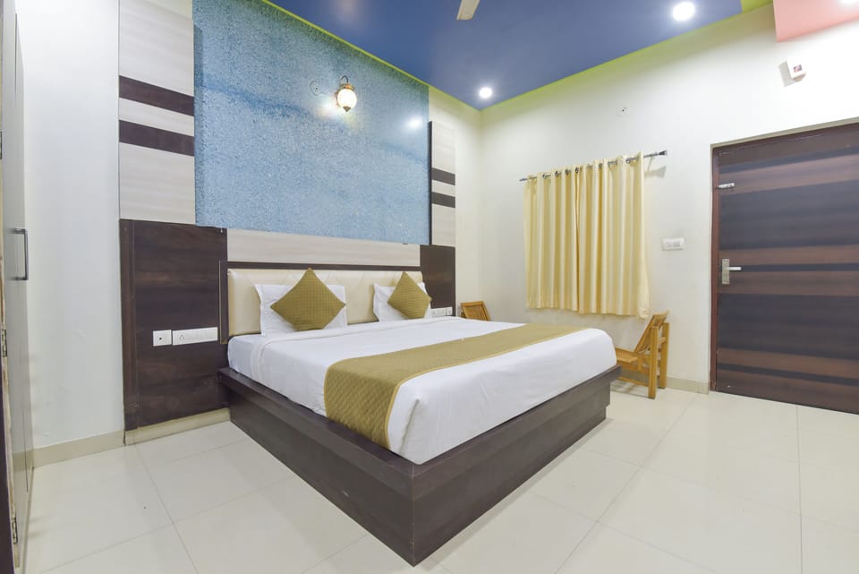 Deluxe Double Room | Premium bedding, desk, free WiFi, bed sheets