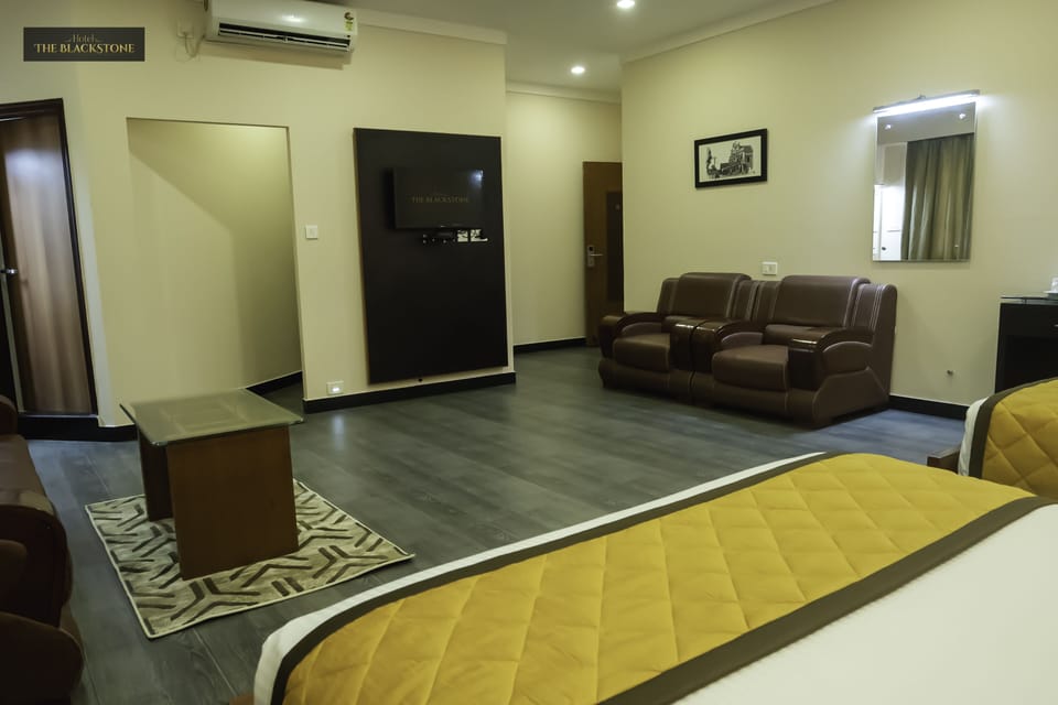 Luxury Studio Suite | Egyptian cotton sheets, premium bedding, memory foam beds