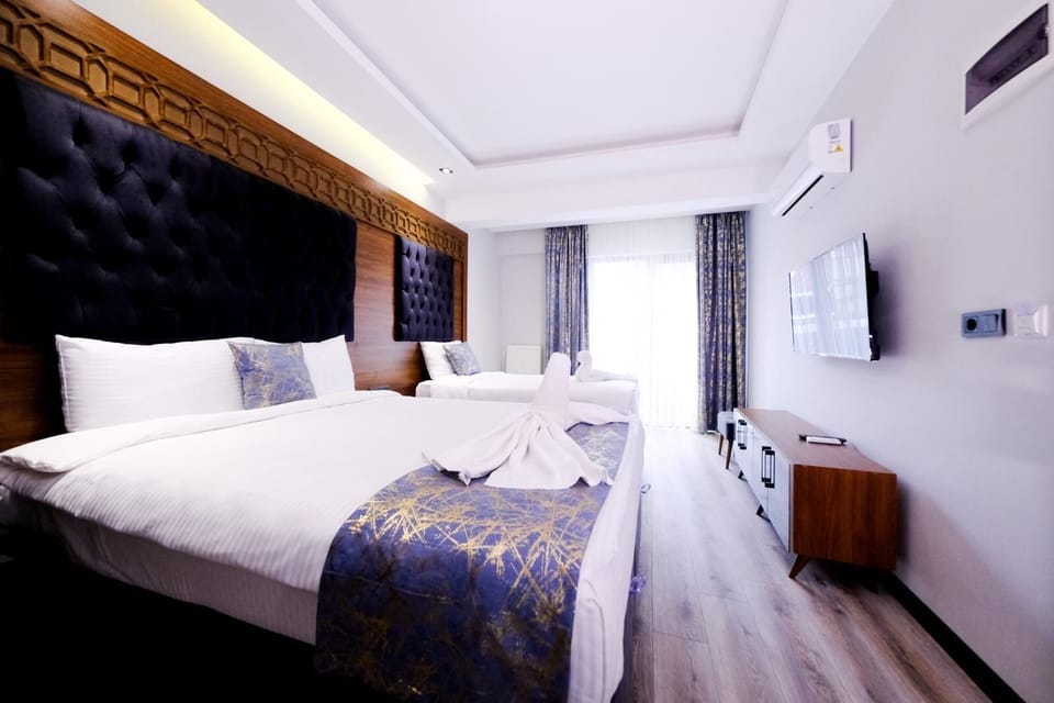 Comfort Triple Room | In-room safe, desk, laptop workspace, soundproofing