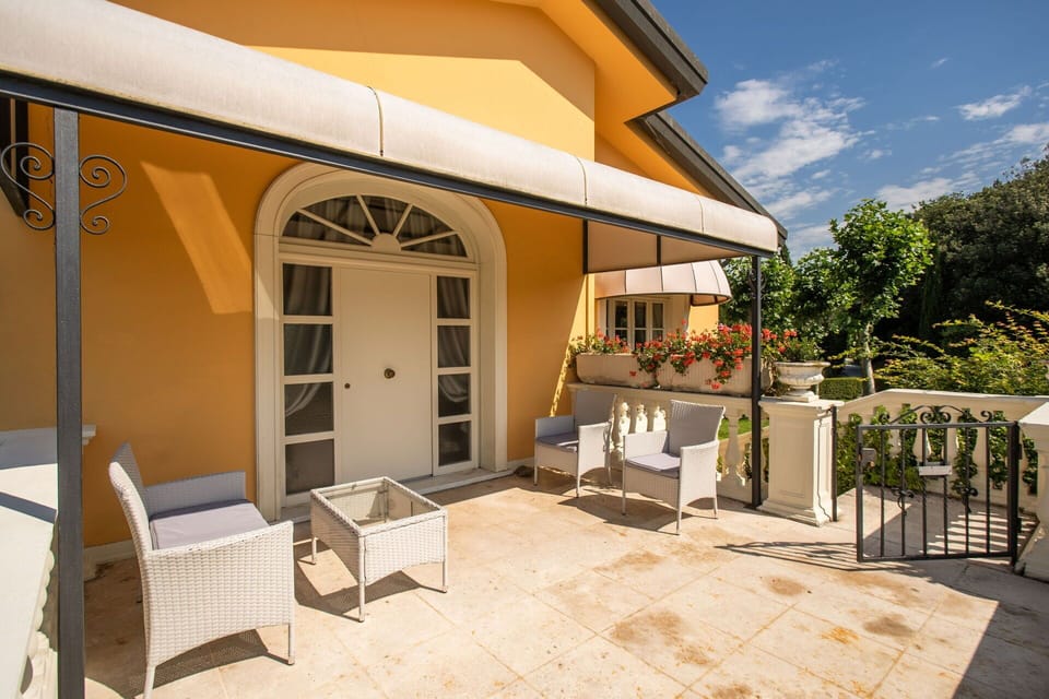 Activities, Amenities, Balcony / Terrace / Patio, Building Exterior, Garden, Main Entrance, Pool, Spring, Summer