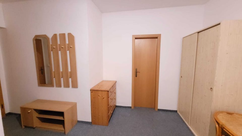 Basic Double Room | Desk, free WiFi, bed sheets