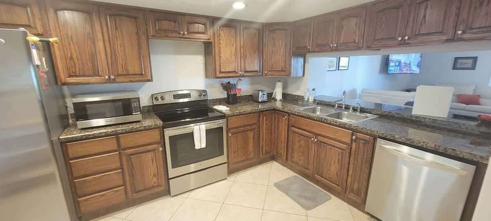 Condo, Multiple Beds, Balcony, Garden View (Habitat 25) | Private kitchen | Fridge, microwave, oven, stovetop