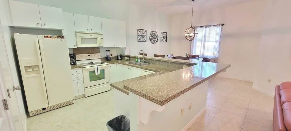 Condo, Multiple Beds, Balcony, Pool View (Las Verandas) | Private kitchen | Coffee/tea maker, fridge, microwave, oven