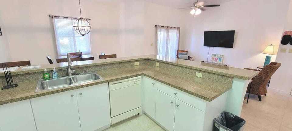 Condo, Multiple Beds, Balcony, Pool View (Las Verandas) | Private kitchen | Coffee/tea maker, fridge, microwave, oven