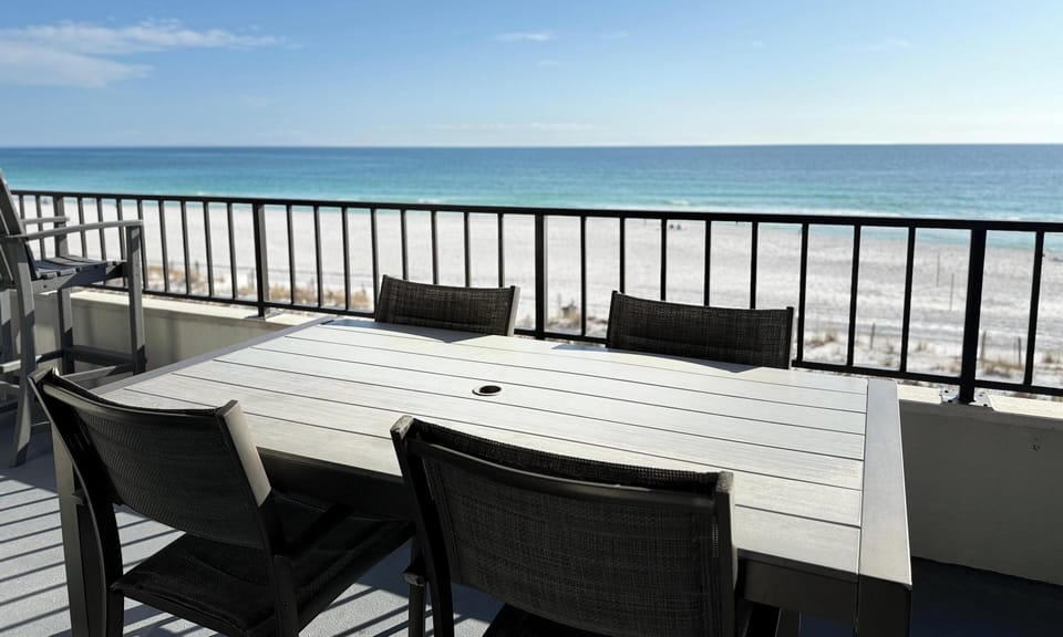 Surf Dweller #408 Balcony